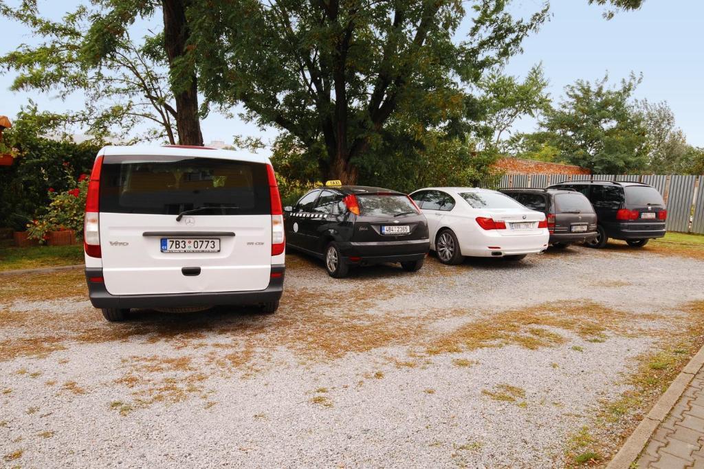 Expres Atack Penzion Brünn  Kültér fotó